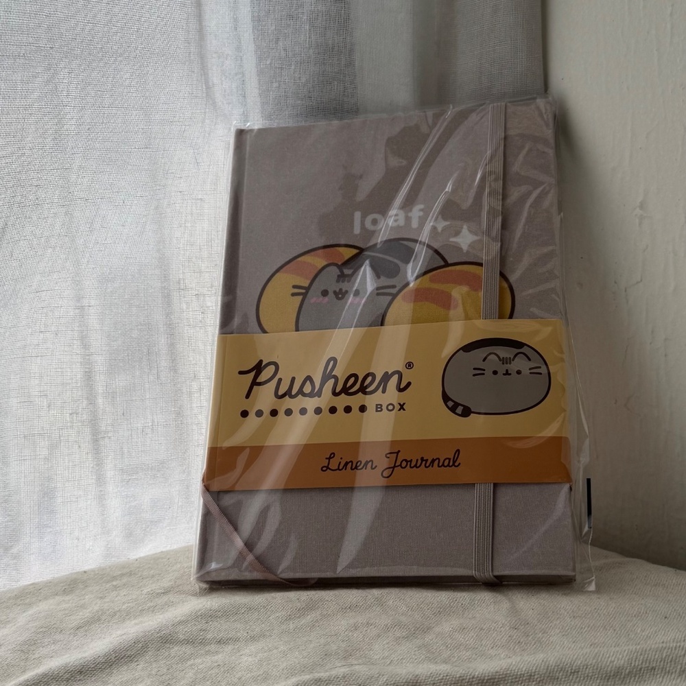 Pusheen Linen Journal - Carb Club (Bread) - Picture 4 of 4